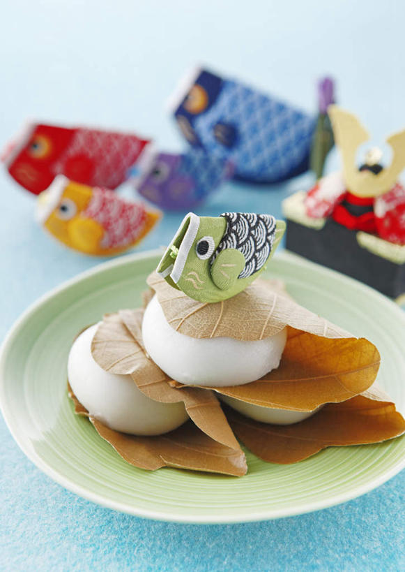 点心,无人,竖图,俯视,室内,特写,白天,餐具,旗帜,阴影,蓝色背景,朦胧,模糊,装饰,反射,碟子,鲤鱼旗,盘,影子,和果子,食品,甜点,甜品,旗子,小吃,食物,糕点,一个,绿色,盘子,碟,甜食,祈福,日式,摄影,影棚,单个,华丽,修饰,祈求,点缀,衬托,美观,雅致,雅观,旌旗,旗号,鲤帜,彩图,高角度拍摄,影棚拍摄,拍摄,日本小吃