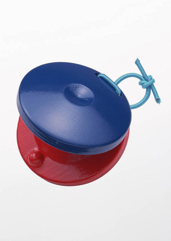 无人,竖图,俯视,室内,特写,白天,白色背景,静物,阴影,反射,影子,乐器,响板,一个,红色,蓝色,摄影,影棚,单个,打击乐器,节奏,节拍,彩图,高角度拍摄,影棚拍摄,拍摄,碰奏体鸣乐器,西班牙响板