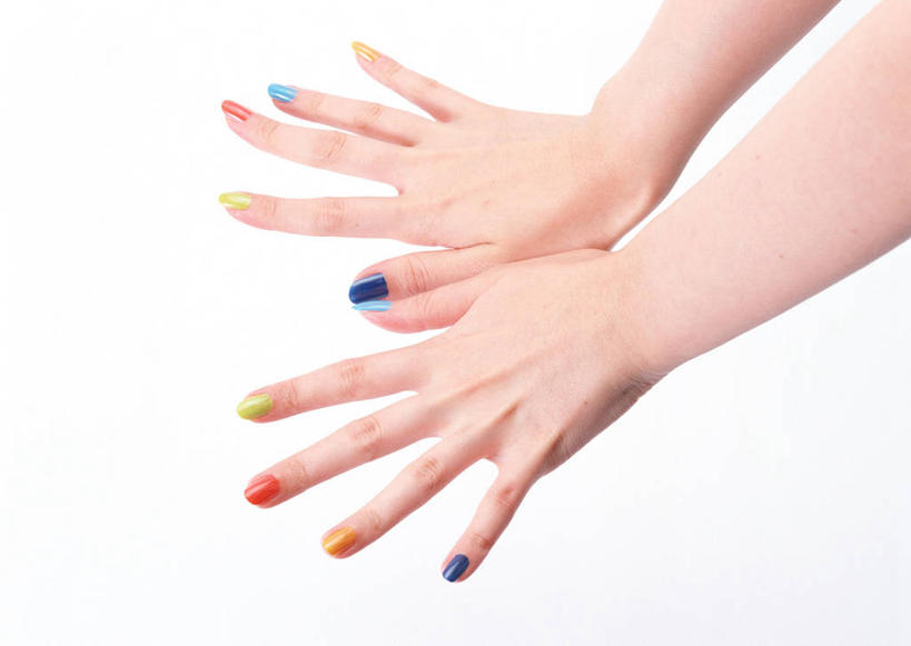 东方人,手,一个人,横图,彩色,室内,特写,白天,白色背景,正面,亚洲,双手,仅一个年轻女性,仅一个女性,仅一个人,装饰,指甲油,黄种人,手部,摄影,影棚,华丽,修饰,点缀,张开五指,衬托,美观,雅致,雅观,年轻女性,女人,女性,亚洲人,半身,彩图,影棚拍摄,拍摄,五指张开