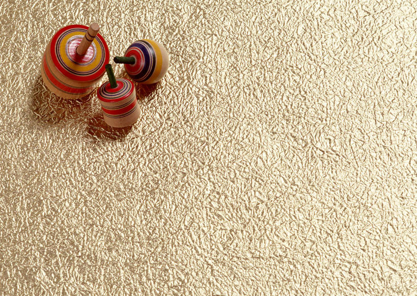 无人,横图,俯视,室内,特写,白天,游戏,桌面,桌子,静物,阴影,反射,木制,影子,玩,娱乐,三个,木制品,陀螺,休闲,益智,活动,发泄,消遣,智力,宣泄,陀罗,干乐,冰尜,打老牛,独乐,玩耍,嬉戏,彩图,高角度拍摄