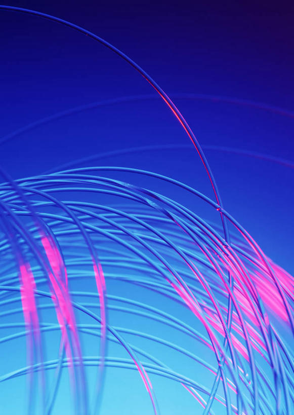 无人,竖图,室内,白天,正面,数码,科技,阴影,曲折,弯曲,环绕,围绕,透明,光纤,网络,高光,几何,计算机图形,合成,环抱,蓝色,紫色,蜿蜒,电脑合成图,数码合成图,光导纤维,合成图,写实,具体,具象,理智,沉静,萦绕,冷色,高深,冷淡,传输介质,全反射,传导工具,彩图