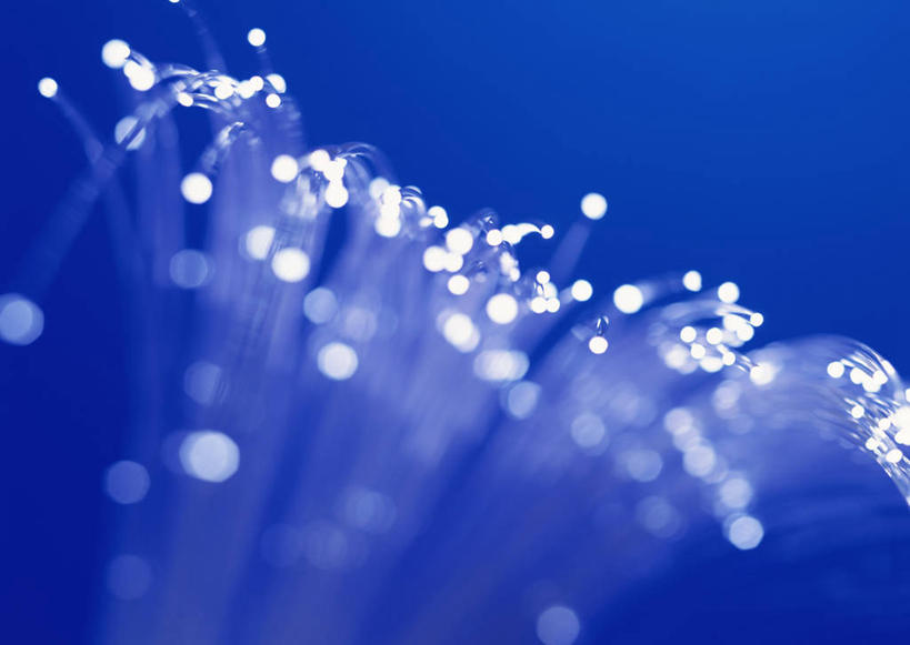 无人,横图,室内,白天,正面,数码,科技,阴影,透明,光纤,网络,高光,几何,计算机图形,合成,蓝色,白色,电脑合成图,数码合成图,光导纤维,合成图,写实,具体,具象,理智,沉静,冷色,高深,冷淡,传输介质,全反射,传导工具,彩图