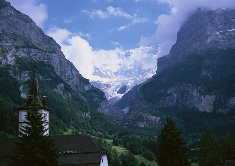 无人,横图,室外,白天,正面,旅游,度假,美景,森林,山,山脉,树林,植物,瑞士,欧洲,阴影,光线,影子,景观,山峰,云,云朵,山峦,首都,云彩,娱乐,伯尔尼,树,树木,蓝色,绿色,白云,蓝天,天空,阳光,自然,群山,天,享受,休闲,景色,放松,生长,晴朗,成长,自然风光,中欧,瑞士联邦,伯尔尼州,少女峰,因特拉肯,劳特布龙嫩,晴空,彩图
