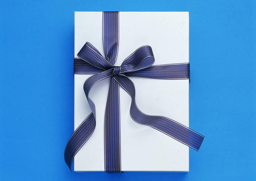 无人,横图,室内,特写,白天,正面,静物,礼盒,礼物,蓝色背景,丝绸,丝带,纸盒,缎带,绸带,盒子,一个,蓝色,白色,包装盒,礼品盒,摄影,礼品,影棚,单个,彩图,影棚拍摄,拍摄