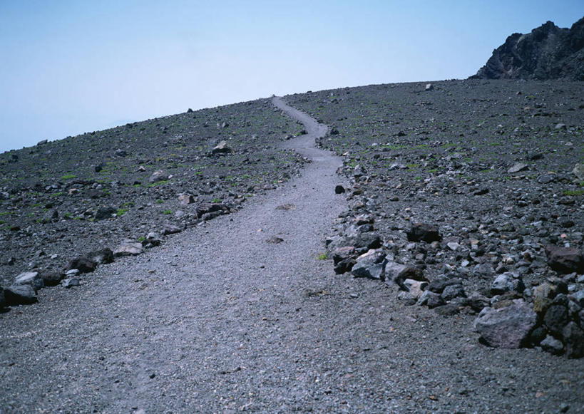 无人,公园,横图,室外,白天,仰视,旅游,度假,石头,美景,山,山脉,北海道,日本,亚洲,阴影,光线,石子,影子,地平线,景观,山峰,辽阔,地面,山峦,娱乐,蓝色,蓝天,天空,阳光,自然,群山,天,享受,休闲,广阔,景色,放松,晴朗,一望无际,自然风光,延伸,东亚,万里无云,日本国,天地相交,北海道地方,北海道岛,国立公园,无边无际,一马平川,石块,岩石,晴空,晴空万里,彩图,低角度拍摄,大雪山国立公园
