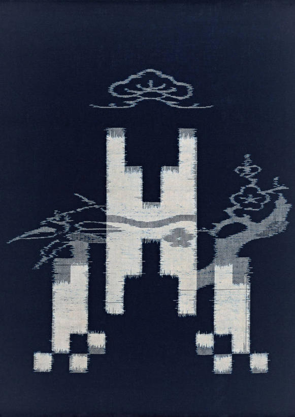 无人,竖图,室内,特写,白天,正面,植物,静物,花纹,蓝色背景,日本文化,纹路,布,图案,纹理,云,云朵,枝条,云彩,布纹,文化,祥云,树,树木,树枝,白色,白云,布匹,吉祥,肌理,吉利,祥瑞,虬枝,枝杈,彩图