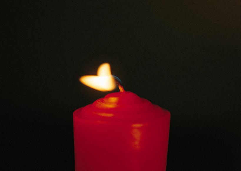 无人,横图,室内,特写,白天,正面,热情,火,蜡烛,阴影,黑色背景,光线,火焰,影子,烛光,燃烧,一个,红色,点燃,摄影,影棚,单个,彩图,影棚拍摄,拍摄