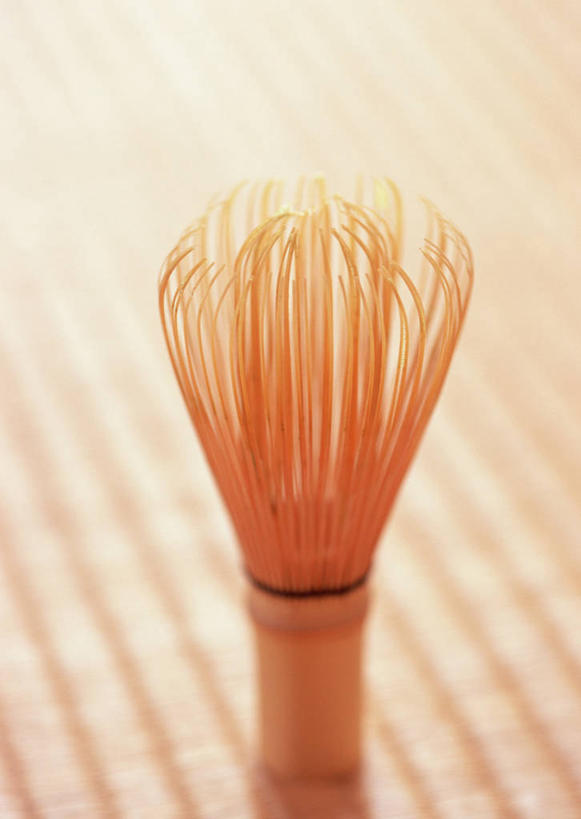 无人,竖图,室内,特写,白天,正面,静物,阴影,朦胧,模糊,反射,影子,茶道,塌塌米,榻榻米,文化,一个,茶具,单个,茶筅,茶艺,环境,东亚文化,茶叶搅拌器,礼法,修行,叠席,彩图,茶文化