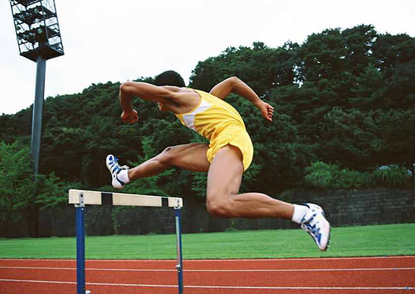 东方人,一个人,运动员,体育馆,运动场,跑,跳,横图,室外,白天,侧面,运动服,运动鞋,锻炼,快乐,比赛,运动,竞争,草地,草坪,植物,鞋子,亚洲,仅一个男性,仅一个人,服装,田径,跑道,半空,黄种人,娱乐,体育场,草,树,树木,仅一个年轻男性,衣服,黄色,蓝色,绿色,蓝天,天空,自然,天,休闲,服饰,田径场,生长,晴朗,成长,张开双腿,休闲鞋,体育运动,衣着,穿着,短跑,田径运动,塑胶跑道,万里无云,运动馆,衣饰,展开双腿,体育,跨栏,跨栏赛跑,男人,男性,年轻男性,亚洲人,晴空,晴空万里,体育运动员,运动选手,跑步,跳跃,彩图,全身,健身,径赛,跨栏跑,全天候田径运动跑道,伸展双腿,运动装