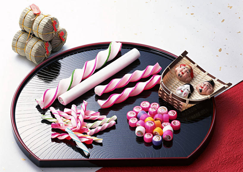 点心,无人,横图,俯视,室内,特写,白天,餐具,蜡烛,一堆,许多,阴影,堆叠,堆积,日本文化,艺术,反射,光线,碟子,火焰,面具,盘,影子,烛光,和果子,食品,甜点,甜品,燃烧,文化,传统,小吃,畚箕,食物,糕点,盘子,碟,甜食,点燃,日式,摄影,影棚,簸箕,堆,彩图,高角度拍摄,影棚拍摄,拍摄,日本小吃,能剧面具,能面