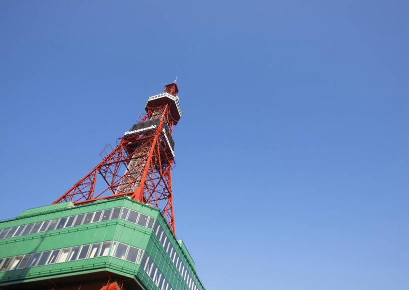 无人,横图,室外,白天,仰视,旅游,度假,标志建筑,地标,建筑,北海道,日本,亚洲,一座,阴影,光线,影子,娱乐,建设,红色,蓝色,蓝天,天空,阳光,天,享受,休闲,旅游胜地,放松,晴朗,东亚,万里无云,札幌,大通公园,日本国,北海道地方,北海道岛,县厅,札幌电视塔,札幌铁塔,晴空,晴空万里,彩图,低角度拍摄,札幌市