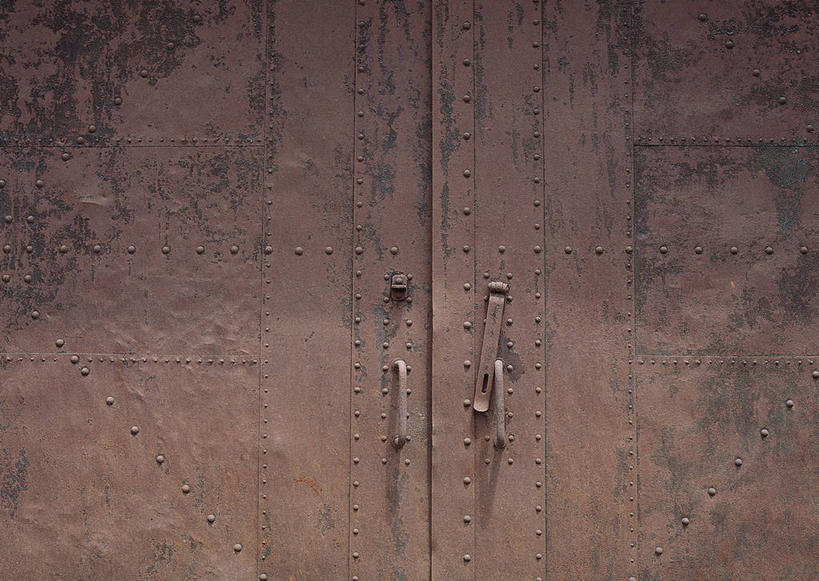 无人,横图,室外,特写,白天,正面,安全,建材,门,建筑,静物,生锈,钢材,纹路,金属,材料,门闩,纹理,防护,锁,两个,一个,把手,门把手,门框,建造,单个,保护,门把,钢板,腐蚀,侵蚀,挂锁,保险,私密,肌理,保全,周全,安稳,安定,防盗,腐化,锈迹斑斑,平安,拉手,彩图