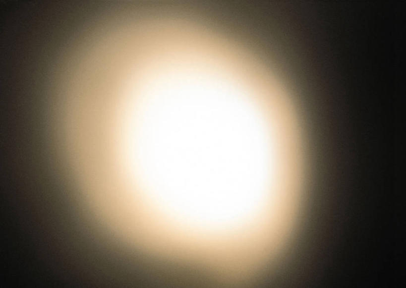 无人,横图,室内,特写,白天,正面,阴影,黑色背景,朦胧,梦幻,模糊,发光,光束,光线,影子,灯光,光亮,白色,卫生,未来,发亮,憧憬,纯真,洁净,光明,恬静,中间色,朴素,清白,彩图,镜头光晕,透镜闪耀,眩光