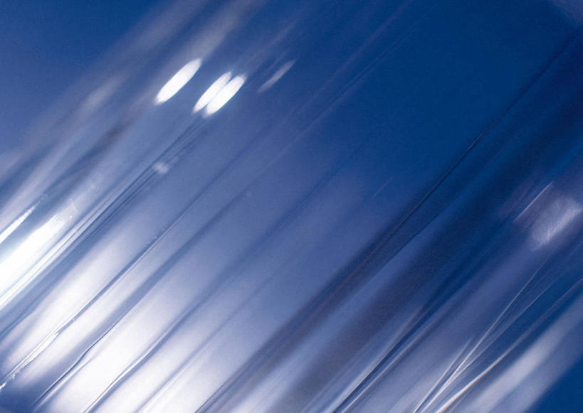 无人,横图,室内,特写,白天,正面,抽象,数码,科技,玻璃,阴影,黑色背景,蓝色背景,曲折,弯曲,光线,网络,影子,高光,几何,计算机图形,合成,玻璃制品,夸张,蜿蜒,刺眼,耀眼,虚幻,电脑合成图,数码合成图,合成图,深奥,刺目,扎眼,空幻,彩图