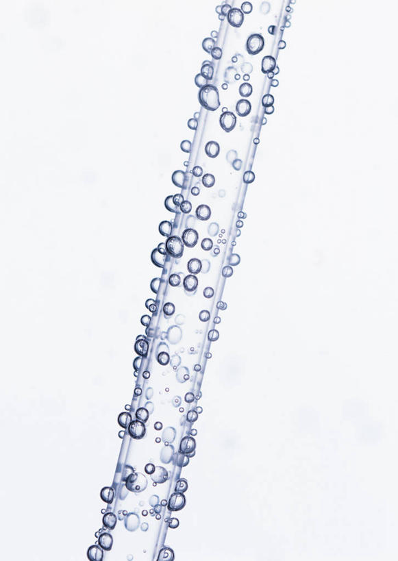 无人,竖图,室内,特写,白天,白色背景,正面,水,阴影,波纹,飞溅,溅,透明,反射,液体,影子,气泡,水滴,涟漪,漩涡,水泡,水珠,水纹,泡泡,波浪,摄影,影棚,圆弧,喷洒,水晕,通明,彩图,影棚拍摄,拍摄