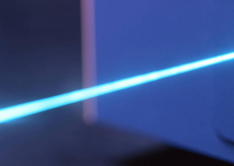 无人,横图,室内,特写,白天,正面,技术,激光,科技,静物,朦胧,梦幻,模糊,发光,辐射,光束,科学,光亮,绿色,机械,未来,发亮,憧憬,镭射,彩图,莱塞