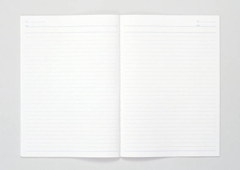 无人,横图,俯视,室内,特写,白天,白色背景,静物,一本,阴影,反射,影子,记事本,白色,本子,笔记本,打开,翻开,摄影,影棚,卫生,纯真,洁净,光明,恬静,中间色,朴素,清白,掀开,彩图,高角度拍摄,影棚拍摄,拍摄