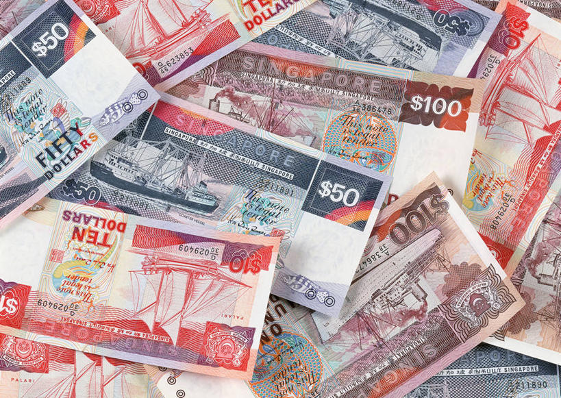 无人,横图,俯视,彩色,室内,特写,白天,钱,静物,一堆,许多,阴影,堆叠,堆积,反射,英文,标志,钱币,数字,文字,影子,字符,字母,很多,标识,钞票,金融,纸币,摄影,阿拉伯数字,影棚,经济,堆,英文字母,流通,纸钞,贸易,新加坡元,货币,现金,彩图,高角度拍摄,影棚拍摄,拍摄,坡币,新元