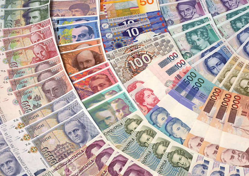 西方人,脸,头,脸颊,无人,横图,俯视,彩色,室内,特写,白天,钱,静物,欧洲,欧洲人,一排,许多,阴影,整齐,并列,并排,反射,英文,标志,钱币,数字,文字,影子,字符,字母,很多,许多人,注视,标识,排列,观察,看,一群人,金融,摄影,阿拉伯数字,影棚,法郎,经济,观看,英文字母,察看,瑞士法郎,队列,关注,平行,流通,贸易,货币,现金,硬币,男人,男性,中年男性,白种人,头部,脸部,脸蛋,面部,半身,彩图,高角度拍摄,影棚拍摄,拍摄,法国法郎,法国货币,瑞士货币,比利时货币,比利时法郎