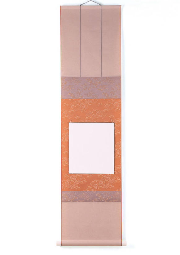 无人,竖图,室内,特写,白天,白色背景,正面,静物,相框,艺术,装饰,方形,书法,纸,文化,黄色,白色,框架,橙色,摄影,影棚,华丽,修饰,卷轴,点缀,毛笔字,宣纸,衬托,美观,雅致,雅观,纸寿千年,纸中之王,泾县纸,彩图,影棚拍摄,拍摄,中国书法,带轴,轴杆