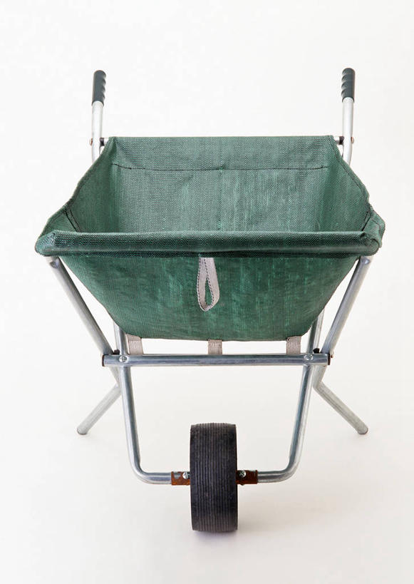 无人,栏杆,竖图,室内,特写,白天,白色背景,正面,静物,金属制品,一辆,金属,扶手,护栏,车,手推车,交通工具,摄影,影棚,独轮车,载具,彩图,影棚拍摄,拍摄