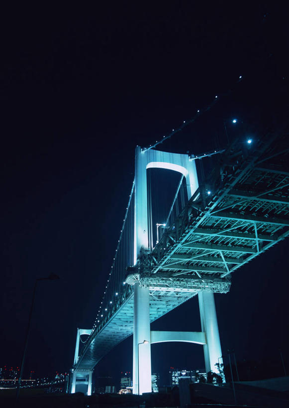 无人,竖图,室外,夜晚,仰视,旅游,度假,海浪,海洋,标志建筑,道路,地标,建筑,路,夜景,公路,神奈川,日本,亚洲,阴影,光线,影子,浪花,高架,灯光,交通,横滨,横滨市,神奈川县,娱乐,建设,海水,享受,休闲,旅游胜地,放松,高架桥,海景,东亚,高架道路,跨线桥,本州,首府,关东地方,本州岛,日本国,港未来21区,大海,风浪,海,海水的波动,近岸浪,涌浪,彩图,低角度拍摄