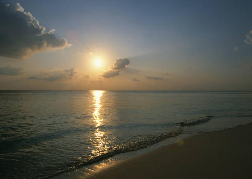 无人,横图,室外,白天,正面,旅游,度假,海浪,海洋,美景,日落,沙滩,马尔代夫,亚洲,沙子,海岸,景观,浪花,水平线,晚霞,霞光,落日,辽阔,海平线,沙地,娱乐,自然,海水,黄昏,享受,休闲,广阔,景色,彩霞,放松,一望无际,自然风光,南亚,海景,马尔代夫共和国,无边无际,一马平川,夕照,大海,风浪,海,海水的波动,海滩,近岸浪,涌浪,夕阳,彩图,索尼娃姬莉酒店,水天相接,水天一线,斜阳