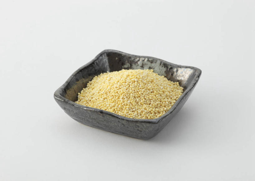 无人,横图,俯视,室内,特写,白天,白色背景,一堆,许多,阴影,堆叠,堆积,反射,影子,陶瓷,谷物,陶瓷制品,一个,黄色,黑色,容器,碗,粟米,摄影,影棚,单个,储藏,堆,储存,小米,谷子,粟,粢米,彩图,高角度拍摄,影棚拍摄,拍摄,贮存