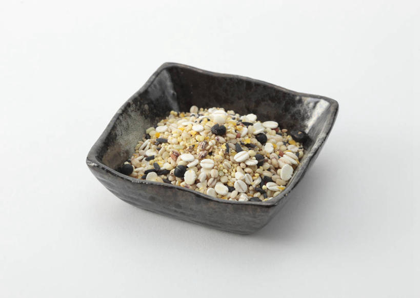 无人,横图,俯视,室内,特写,白天,白色背景,农作物,小麦,一堆,许多,阴影,堆叠,堆积,反射,影子,谷物,粟米,摄影,麦子,影棚,堆,小米,谷子,粟,粢米,彩图,高角度拍摄,影棚拍摄,拍摄