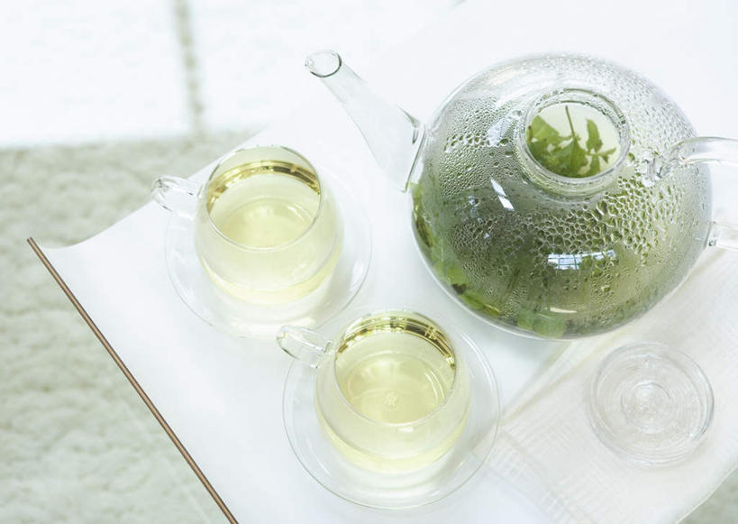 无人,家,客厅,横图,俯视,室内,特写,白天,幸福,别墅,茶,家具,装修,桌子,建筑,杯子,玻璃,欧式,阴影,朦胧,模糊,装饰,反射,壶,影子,房屋,屋子,公寓,茶叶,两杯,豪华,茶几,娱乐,建设,现代,装潢,洋房,楼房,住宅,玻璃制品,水壶,茶壶,容器,水杯,室内装潢,享受,休闲,温馨,放松,乐趣,样板房,明亮,提神,起居室,舒适,家居装潢,醒脑,房屋设计,地中海风格,古典风格,简约风格,室内设计,宽敞,样板房装潢,客堂,设计,茶杯,彩图,高角度拍摄,房子