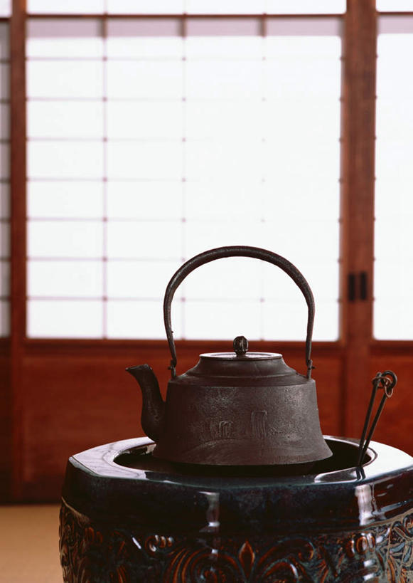 无人,家,竖图,室内,白天,正面,雾,房间,家具,门,拉门,连接,沸腾,组合,朦胧,模糊,日本文化,弯曲,蒸汽,工具,壶,炉子,钳子,屋子,水蒸气,雾气,和室,古典,文化,加工,移门,楼房,住宅,水壶,茶壶,容器,日式,老虎钳,链接,固定,气体,五金,紧固,拼接,剪断,拼凑,扭转,蒸发,拼合,凑集,聚合,撮合,链结,牢固,夹持,障子,纸门,拉窗,纸拉窗,纸拉门,彩图,房子,传统文化