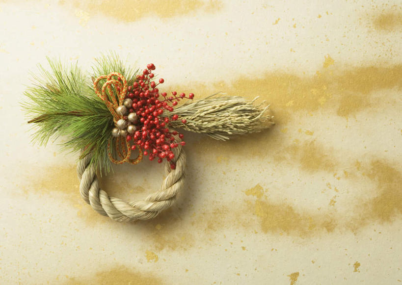 无人,横图,俯视,室内,特写,白天,松树,叶子,阴影,节日,装饰,盛开,反射,花环,影子,绿叶,花蕾,文化,传统,花,花瓣,花朵,鲜花,一个,草绳,绳子,花苞,花蕊,祈祷,健康,嫩叶,许愿,摄影,信仰,影棚,单个,纪念,绳索,华丽,修饰,祈求,点缀,坚定,衬托,美观,雅致,雅观,长寿,贞洁,注连绳,稻草绳,平安,叶,叶片,彩图,高角度拍摄,影棚拍摄,拍摄