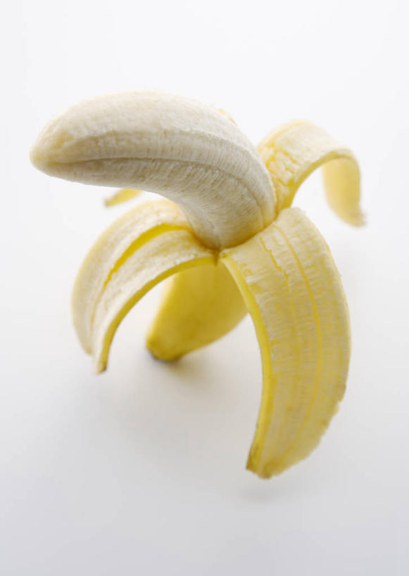 无人,竖图,俯视,室内,特写,白天,白色背景,香蕉,水果,一根,新鲜,生食,食品,果实,果皮,食物,摄影,有机食品,绿色食品,影棚,香蕉皮,表皮,甘蕉,彩图,高角度拍摄,影棚拍摄,拍摄