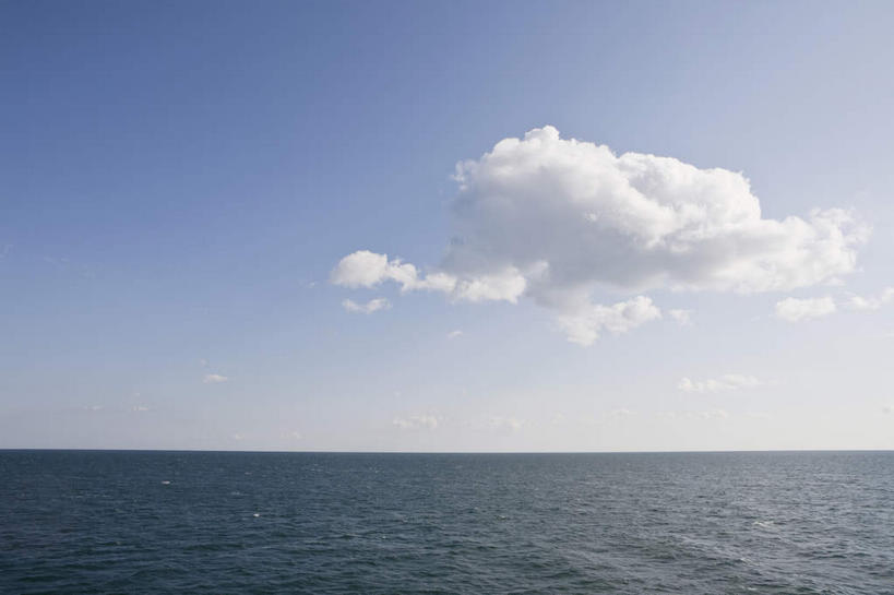 无人,横图,室外,白天,正面,旅游,度假,海浪,海洋,美景,美国,阴影,光线,影子,景观,浪花,水平线,云,云朵,辽阔,海平线,云彩,娱乐,蓝色,白云,蓝天,天空,阳光,自然,海水,天,享受,休闲,广阔,景色,放松,晴朗,一望无际,北美,北美洲,自然风光,美洲,海景,马萨诸塞州,麻州,麻省,马萨诸塞,麻塞诸塞,老殖民地,海湾之州,北亚美利加洲,亚美利加洲,无边无际,一马平川,大海,风浪,海,海水的波动,近岸浪,涌浪,晴空,彩图,水天相接,水天一线