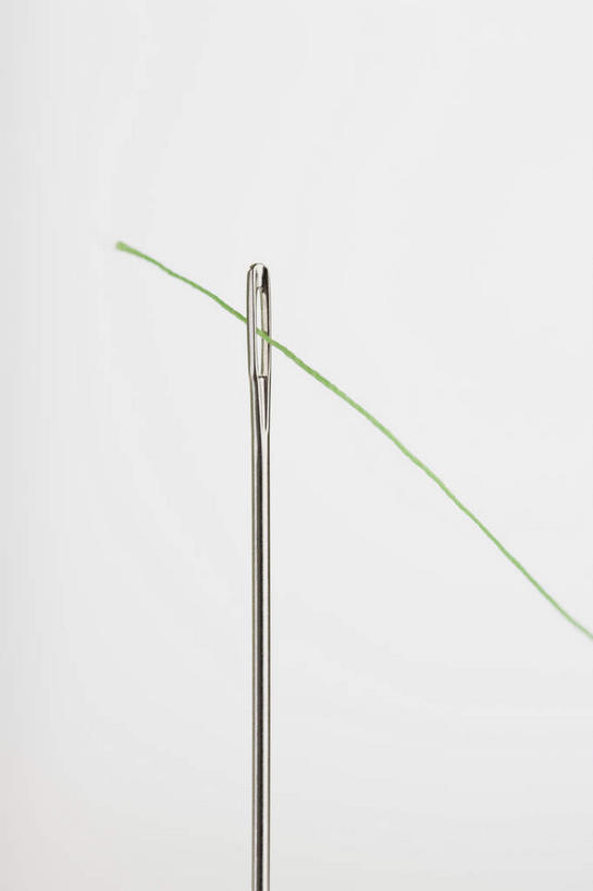 无人,竖图,室内,特写,白天,白色背景,正面,静物,金属制品,一根,金属,线,针,摄影,影棚,彩图,影棚拍摄,拍摄