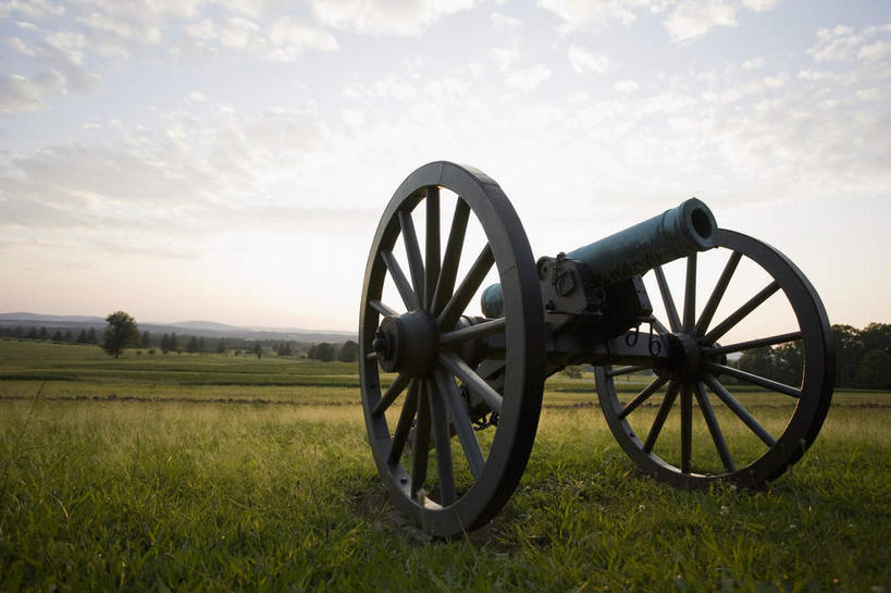 无人,农田,横图,室外,白天,正面,旅游,度假,竞争,庄稼,农作物,草地,草坪,美景,植物,美国,对抗,阴影,冲突,光线,影子,景观,云,云朵,云彩,破坏,娱乐,草,蓝色,绿色,白云,蓝天,天空,阳光,自然,天,享受,休闲,大炮,武器,景色,放松,战争,晴朗,损坏,北美,北美洲,攻击,威胁,对立,矛盾,自然风光,兵器,美洲,防御,宾夕法尼亚,宾夕法尼亚州,宾州,拱顶石州,拱心石之州,宾氏林地,首府,敌对,挫败,斗争,抗拒,抗衡,北亚美利加洲,亚美利加洲,杀伤,威慑,葛底斯堡,盖茨堡,亚当斯县,危险,晴空,彩图,耕地,庄稼田