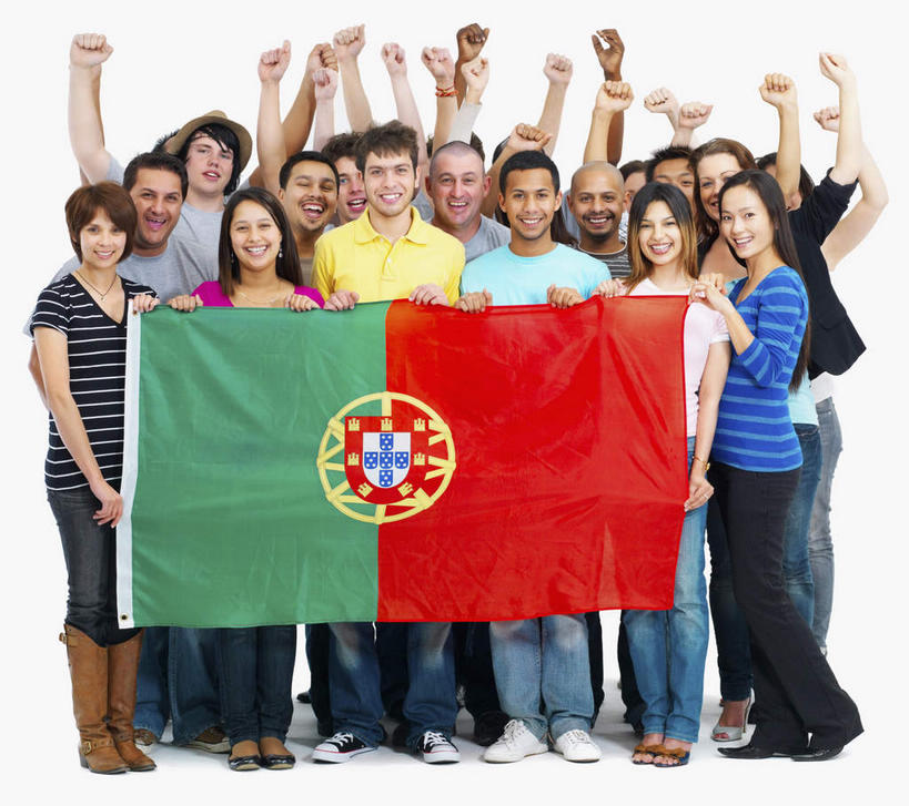东方人,西方人,伙伴,朋友,站,举,笑,微笑,露齿笑,横图,室内,白天,白色背景,正面,友谊,旗帜,国旗,欧洲,非洲,黑人,欧洲人,亚洲,一排,握,服装,整齐,并列,并排,许多人,拿,拿着,注视,休闲装,黄种人,鼓励,排列,衣服,观察,加油,看,手势,托,握拳,站着,一群人,休闲,休闲服,打气,握着,摄影,服饰,影棚,观看,察看,队列,关注,鼓舞,平行,葡萄牙国旗,友情,男人,男性,年轻男性,年轻女性,女人,女性,中年男性,中年女性,白种人,非洲人,亚洲人,旗,举起,举手,举着,向上举,向上伸,向上托,站立,彩图,全身,影棚拍摄,拍摄