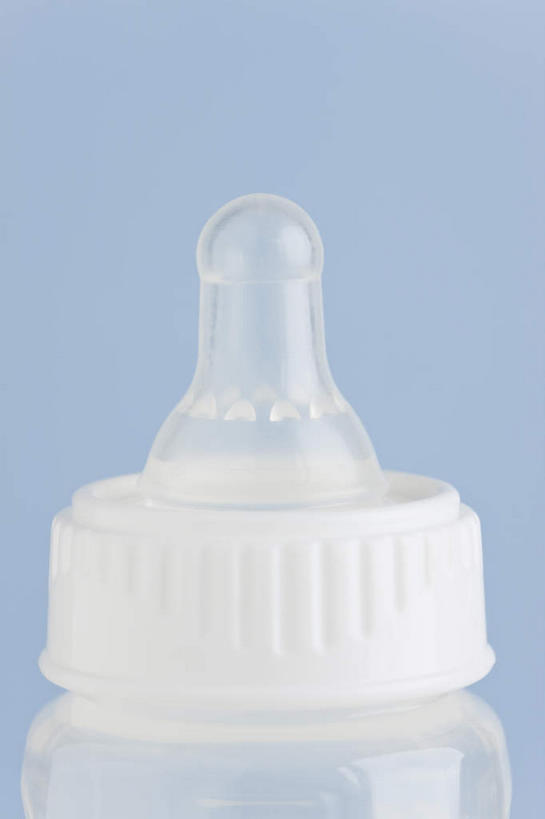 无人,竖图,室内,特写,白天,正面,静物,蓝色背景,奶瓶,一个,瓶子,容器,摄影,影棚,单个,奶嘴,婴儿用品,储藏,储存,彩图,影棚拍摄,拍摄,贮存