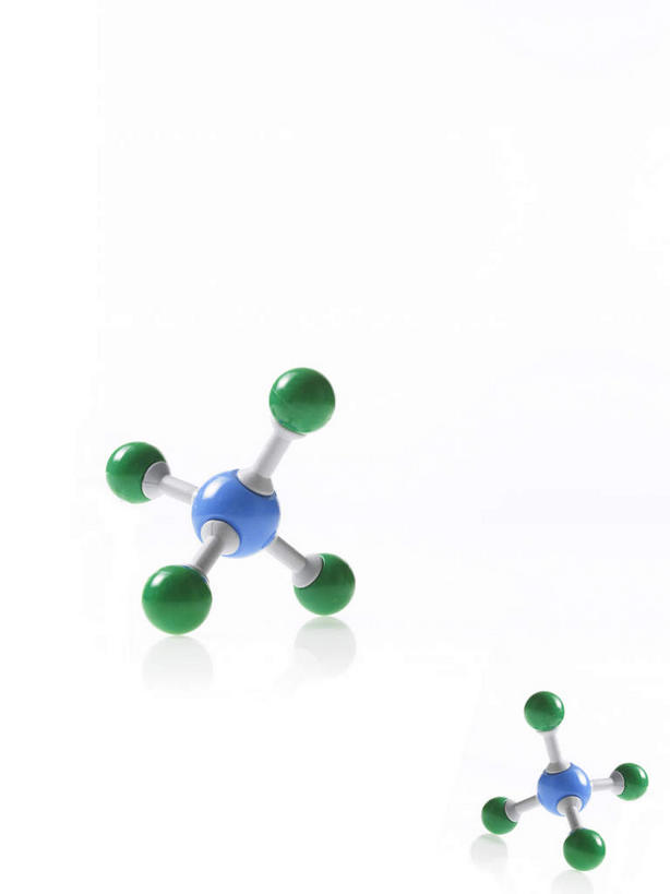 无人,竖图,室内,特写,白天,白色背景,正面,静物,阴影,反射,影子,两个,蓝色,绿色,模型,摄影,影棚,分子结构,分子几何,分子立体结构,分子形状,彩图,影棚拍摄,拍摄