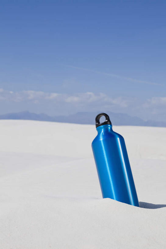 无人,公园,竖图,室外,特写,白天,正面,美景,沙漠,杯子,金属制品,美国,阴影,光线,金属,影子,景观,云,云朵,云彩,一个,蓝色,白云,蓝天,天空,阳光,自然,天,景色,晴朗,单个,北美,北美洲,国家公园,自然风光,保温杯,美洲,保温,新墨西哥,新墨西哥州,北亚美利加洲,亚美利加洲,迷人之地,迷人之州,白沙国家纪念碑,白沙国家公园,大漠,砂漠,晴空,彩图