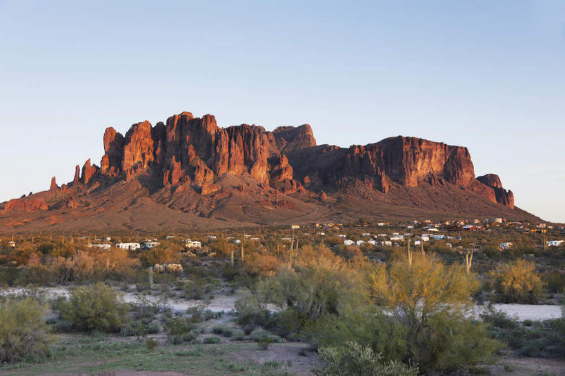 无人,横图,室外,白天,正面,旅游,度假,草地,草坪,美景,山,山脉,植物,城市,美国,阴影,光线,影子,景观,山峰,山峦,娱乐,草,蓝色,绿色,蓝天,天空,阳光,自然,群山,天,享受,休闲,景色,放松,晴朗,亚利桑那,北美,北美洲,自然风光,美洲,亚利桑那州,凤凰城,菲尼克斯,万里无云,大峡谷之州,首府,北亚美利加洲,亚美利加洲,晴空,晴空万里,彩图