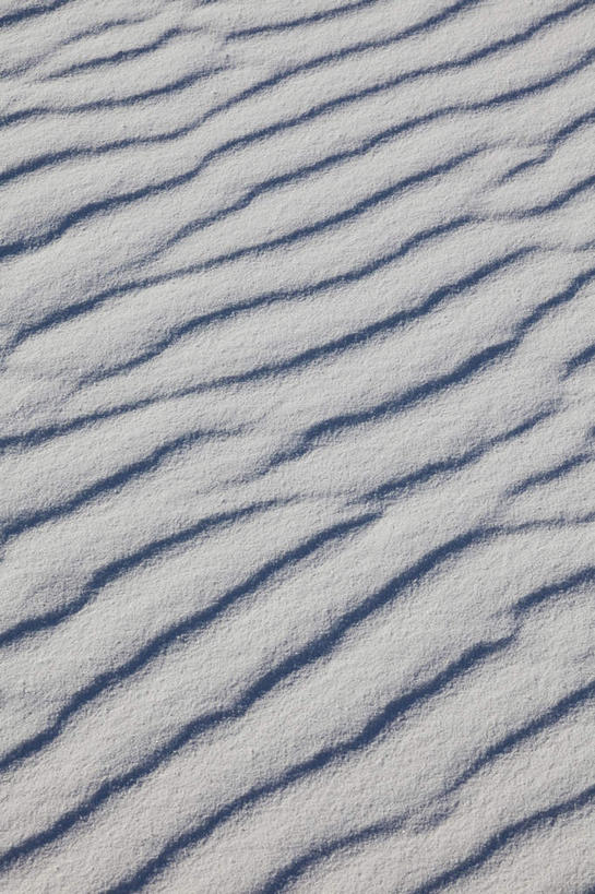 无人,公园,竖图,俯视,室外,特写,白天,旅游,度假,美景,沙漠,美国,一排,阴影,条纹,整齐,光线,纹路,纹理,影子,景观,娱乐,排列,白色,阳光,自然,享受,休闲,景色,放松,北美,北美洲,国家公园,队列,自然风光,美洲,新墨西哥,肌理,新墨西哥州,北亚美利加洲,亚美利加洲,迷人之地,迷人之州,白沙国家纪念碑,白沙国家公园,大漠,砂漠,彩图,高角度拍摄