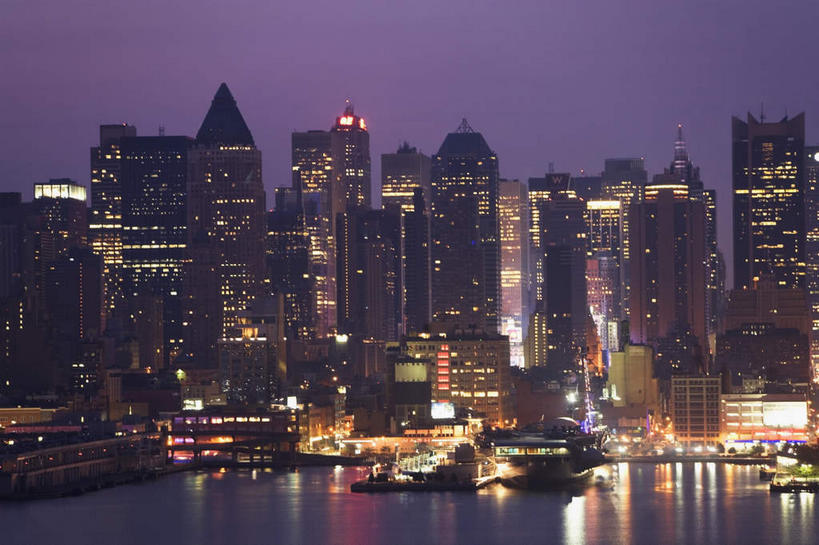 无人,高楼大厦,码头,横图,全景,室外,白天,正面,度假,河流,美景,日落,水,天际线,城市风光,标志建筑,城市,大厦,地标,港口,建筑,轮船,摩天大楼,船,纽约,美国,阴影,光线,影子,河水,景观,水流,晚霞,霞光,落日,建筑群,灯光,娱乐,建设,哈德逊河,黄昏,交通工具,享受,休闲,景色,彩霞,放松,北美,北美洲,载具,美洲,纽约州,帝国之州,帝国州,北亚美利加洲,亚美利加洲,夕照,赫逊河,夕阳,彩图,摆渡口,埠头,大楼,渡口,渡头,港湾,高层建筑,高楼,海港,货运码头,口岸,摩天楼,商港,斜阳