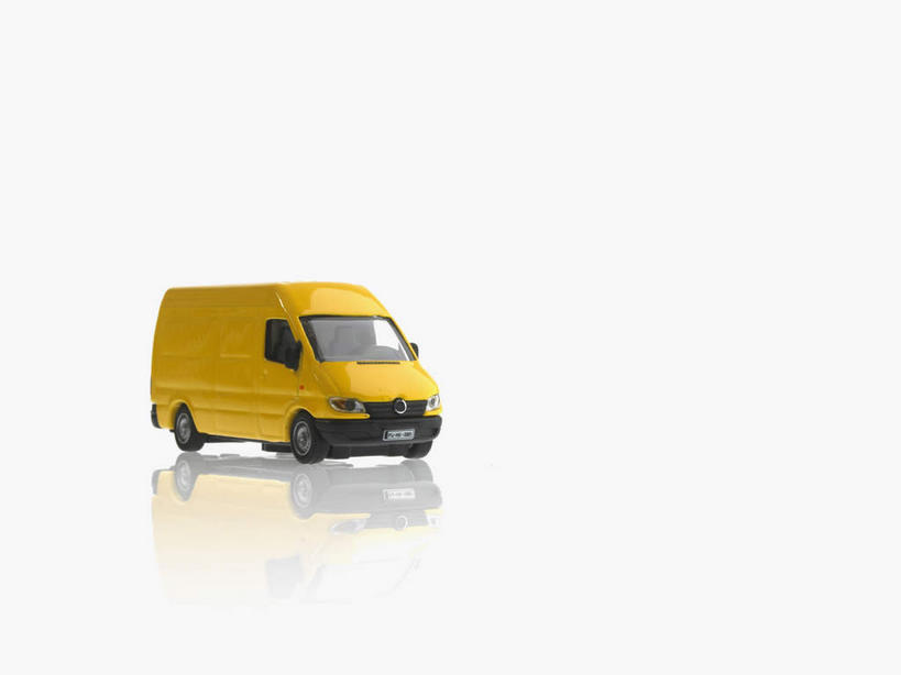 无人,横图,室内,特写,白天,白色背景,正面,游戏,汽车,静物,玩具,阴影,反射,影子,面包车,玩,娱乐,车,一个,黄色,交通工具,休闲,益智,摄影,影棚,单个,活动,发泄,消遣,智力,载具,宣泄,玩耍,嬉戏,彩图,影棚拍摄,拍摄