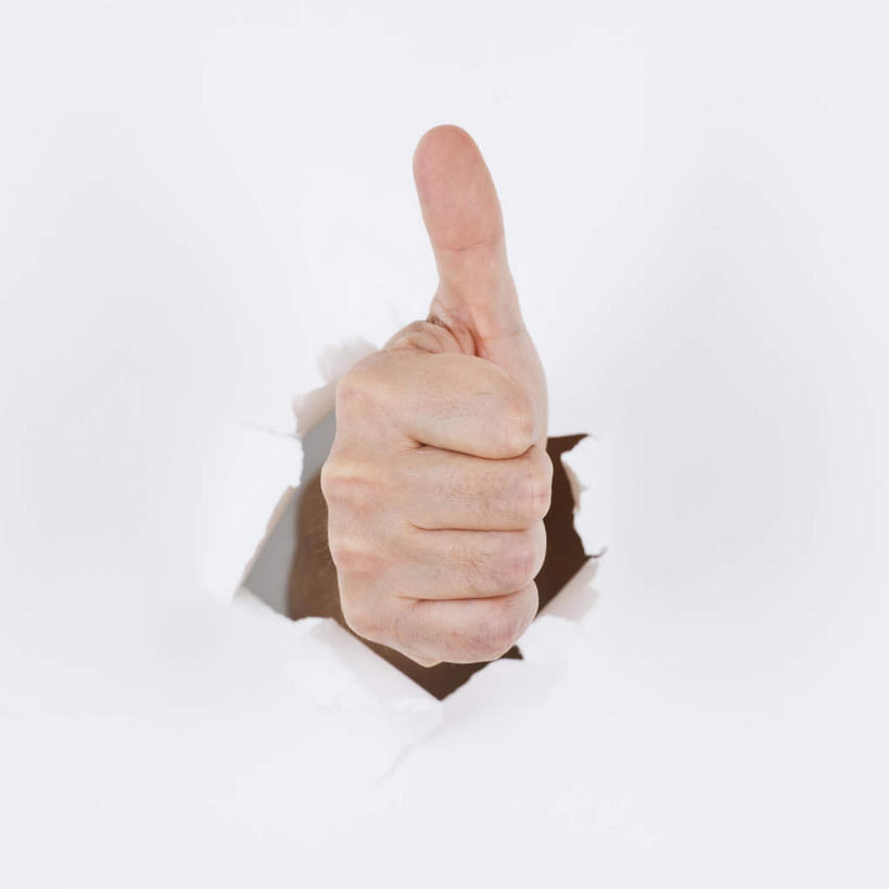 西方人,手,一个人,方图,室内,特写,白天,白色背景,正面,欧洲,欧洲人,仅一个男性,仅一个人,仅一个中年男性,测量,纸,洞,一个,白色,手势,手部,竖,摄影,洞穴,影棚,单个,翘,单手,食指,尺寸,穴,丈量,数量,男人,男性,中年男性,白种人,大拇指,半身,彩图,影棚拍摄,拍摄