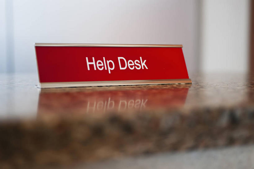 无人,前台,横图,室内,特写,白天,正面,桌子,指示牌,静物,阴影,朦胧,模糊,反射,英文,标志,文字,影子,字符,字母,办公桌,大理石,标识,服务台,英文字母,大理石制品,彩图,帮助台,呼叫台