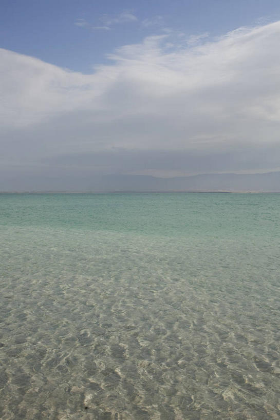 无人,竖图,室外,白天,正面,旅游,度假,海浪,海洋,美景,沙滩,巴勒斯坦,约旦,亚洲,阴影,光线,沙子,影子,海岸,景观,浪花,水平线,云,云朵,辽阔,海平线,沙地,云彩,娱乐,蓝色,白云,蓝天,天空,阳光,自然,海水,天,享受,休闲,广阔,景色,放松,晴朗,一望无际,自然风光,西亚,海景,巴勒斯坦国,约旦哈希姆王国,无边无际,一马平川,死海,大海,风浪,海,海水的波动,海滩,近岸浪,涌浪,晴空,彩图,水天相接,水天一线