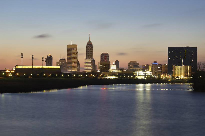 无人,高楼大厦,横图,全景,室外,白天,正面,度假,河流,美景,日落,水,天际线,城市风光,标志建筑,城市,大厦,地标,建筑,摩天大楼,美国,阴影,朦胧,模糊,光线,影子,河水,景观,水流,晚霞,霞光,落日,建筑群,灯光,背光,娱乐,建设,国会大厦,黄昏,享受,休闲,景色,彩霞,放松,北美,北美洲,美洲,逆光,国会大楼,首府,议会大厦,议会大楼,首都大厦,州议会大厦,州政府,州会议厅,北亚美利加洲,亚美利加洲,印第安纳,印第安纳州,保守之州,苦干之州,印第安纳波利斯,印地安那波里斯,印第安纳州议会大楼,夕照,薄暮,夕阳,彩图,傍晚,大楼,高层建筑,高楼,摩天楼,斜阳