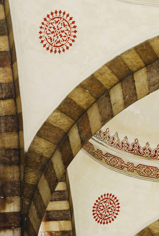 无人,竖图,室内,特写,白天,仰视,旅游,度假,名胜古迹,天花板,标志建筑,地标,建筑,土耳其,亚洲,花纹,节日,遗迹,墙,首都,古迹,文化,文物,娱乐,建设,古建筑,墙壁,墙面,祈祷,享受,休闲,健康,旅游胜地,放松,许愿,宗教,信仰,纪念,祈求,伊斯兰教,清真寺,西亚,古文明,伊斯坦布尔,蓝色清真寺,素檀何密清真寺,苏丹艾哈迈德清真寺,平安,彩图,低角度拍摄,土耳其共和国