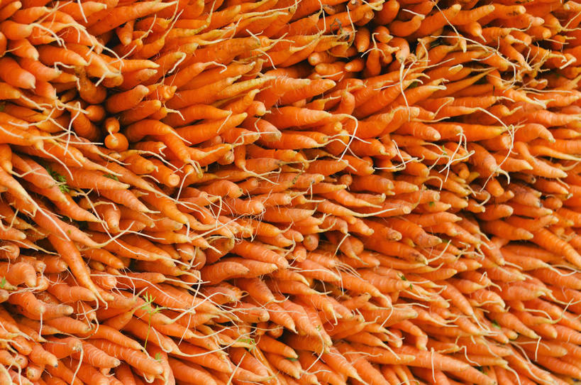 无人,菜场,横图,俯视,室外,特写,白天,购物,消费,萝卜,胡萝卜,蔬菜,一堆,许多,堆叠,堆积,新鲜,食品,集市,市场,很多,食物,橙色,金融,有机食品,绿色食品,堆,黄萝卜,番萝卜,选购,贸易,菜市,红萝卜,甘荀,彩图,高角度拍摄,菜市场,丁香萝卜,胡芦菔金